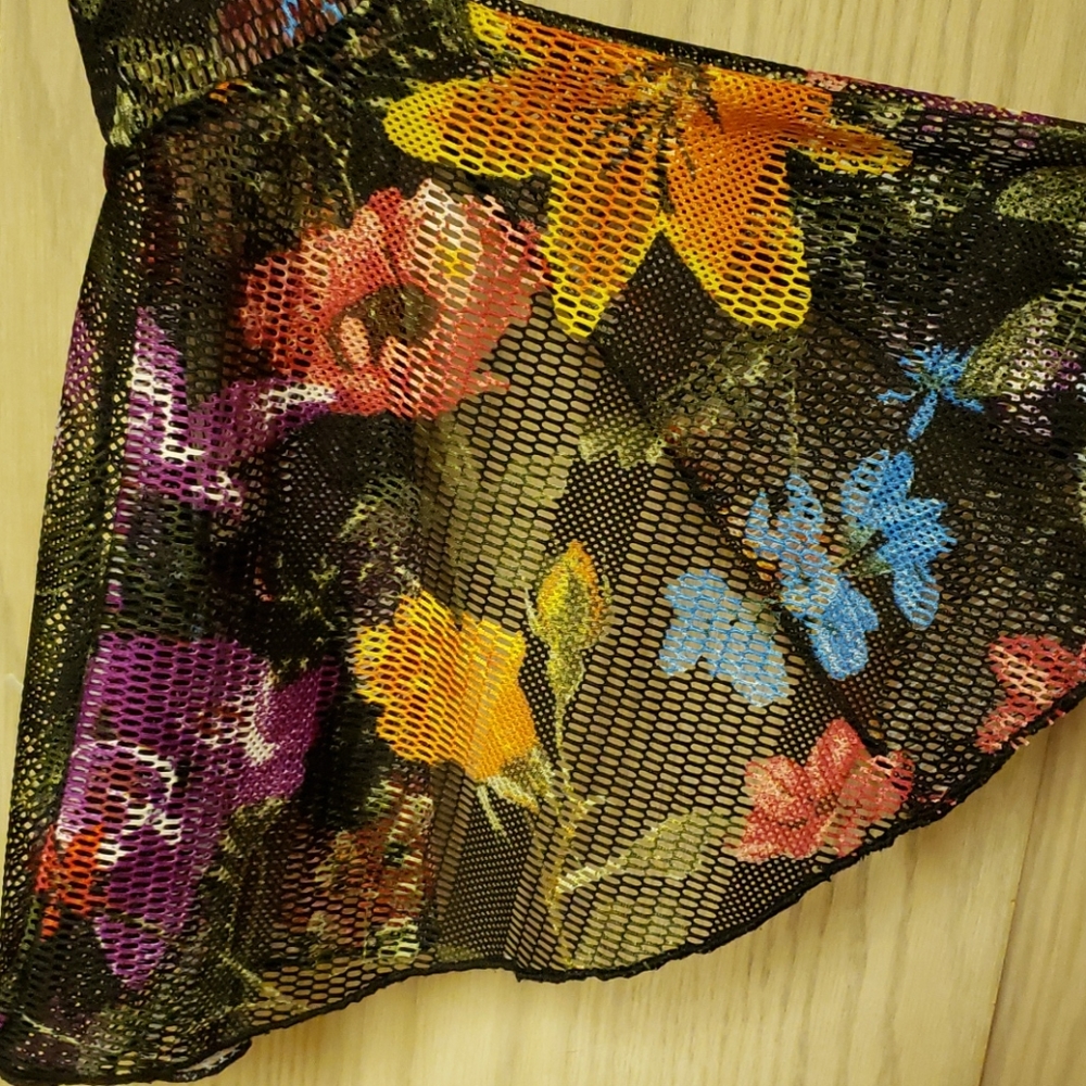 Do Dor Couture bell sleeve top - Picture 2 of 4